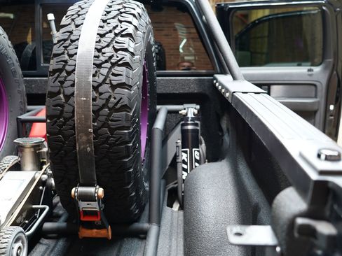 Used 2013 Ford F150 Raptor w/ Luxury Equipment Group image 43