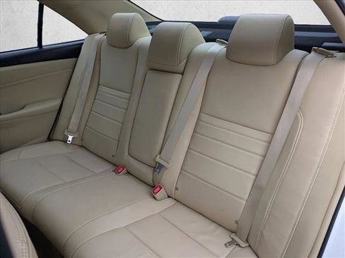 Used 2016 Toyota Camry XLE image 14