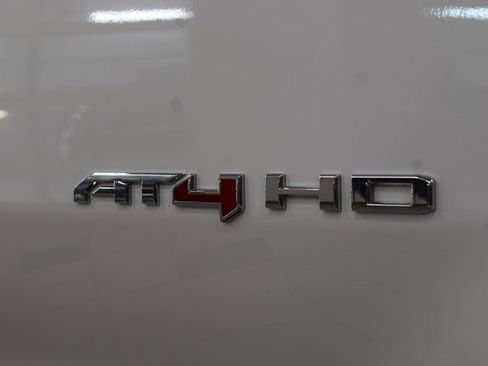 Used 2024 GMC Sierra 2500 AT4 w/ AT4 Preferred Package image 21