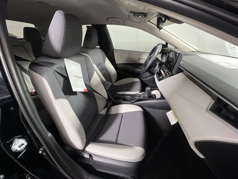 Used 2024 Toyota Corolla LE image 29