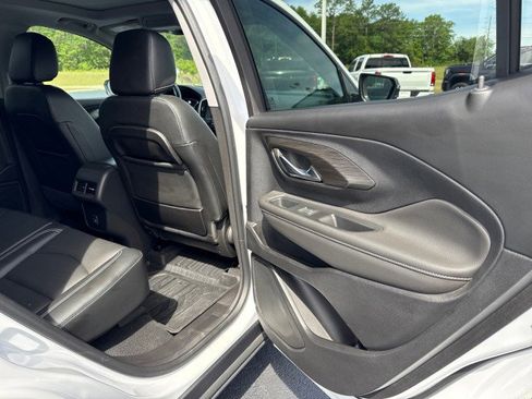 Used 2023 GMC Terrain SLT w/ Tech Package AWD/4WD image 14