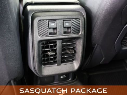 Used 2025 Ford Bronco Badlands AWD/4WD image 17