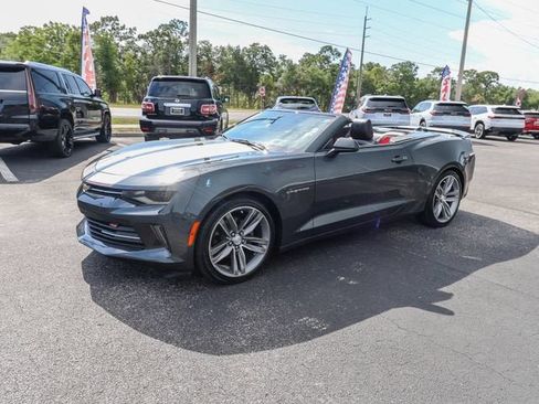 Used 2018 Chevrolet Camaro LT RWD image 4
