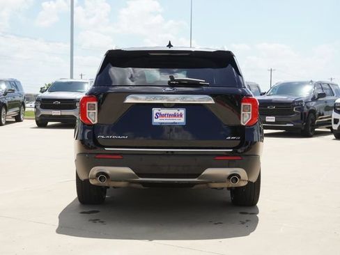Used 2023 Ford Explorer Platinum w/ Technology Package AWD/4WD image 8