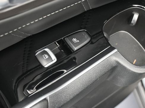 Used 2023 Kia Sorento SX image 49