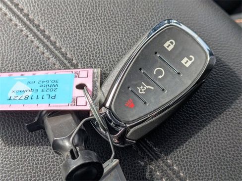 Used 2023 Chevrolet Equinox Premier image 39