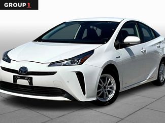 Used 2021 Toyota Prius LE image 1