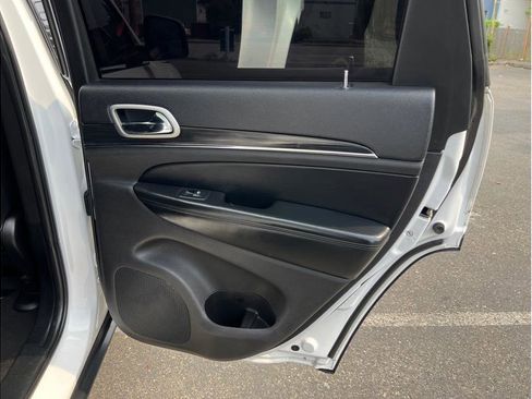 Used 2020 Jeep Grand Cherokee Limited w/ Luxury Group II image 22