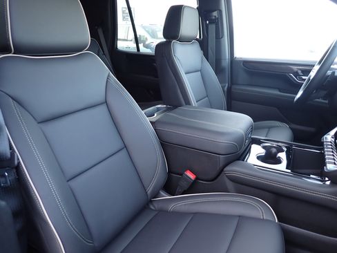 New 2026 GMC Yukon Elevation image 15