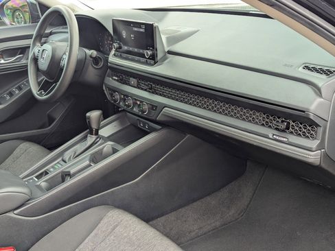 Used 2025 Honda Accord SE image 28