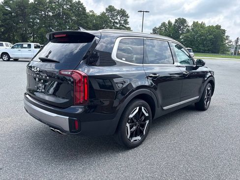 Used 2025 Kia Telluride S FWD image 10