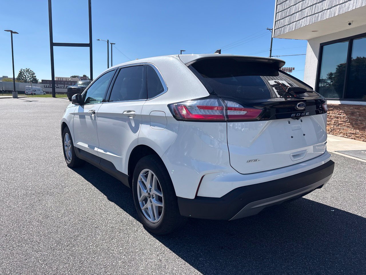 Used 2024 Ford Edge SEL w/ Convenience Package AWD/4WD image 7