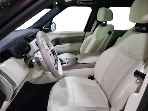 New 2026 Land Rover Range Rover Long Wheelbase SE AWD/4WD image 13