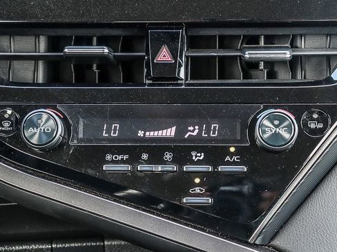 Used 2022 Toyota Camry SE image 14