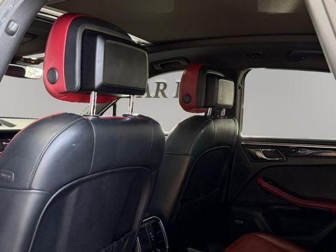 Used 2020 Porsche Macan AWD/4WD image 25