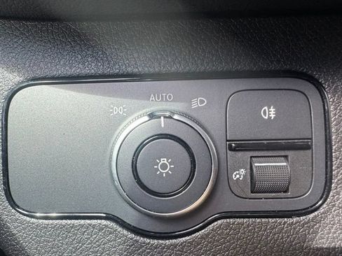 Used 2023 Mercedes-Benz Sprinter 2500 w/ Acoustic Package image 10