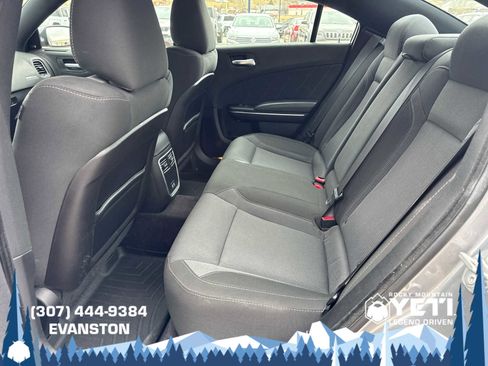 Used 2016 Dodge Charger SXT image 18