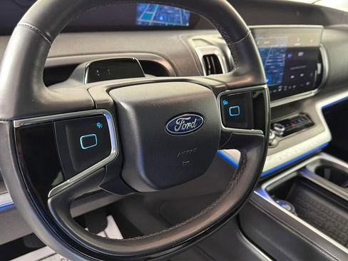 Used 2025 Ford Expedition Max Platinum AWD/4WD image 26