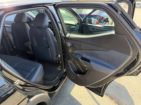 Used 2023 Chevrolet Bolt EUV LT w/ Convenience Package FWD image 36