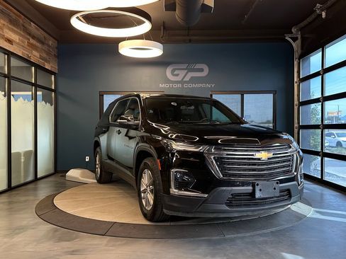 Used 2023 Chevrolet Traverse LT AWD/4WD image 1