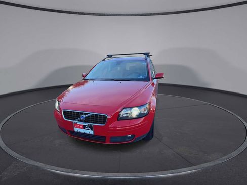 Used 2005 Volvo V50 T5 image 3