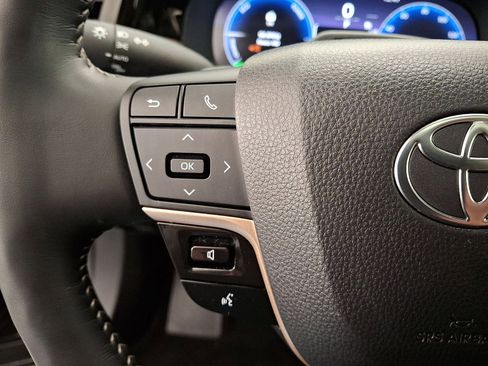 Used 2024 Toyota Crown Platinum image 17