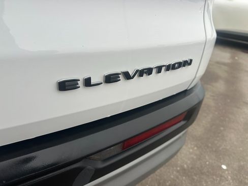 Used 2025 GMC Acadia Elevation image 12