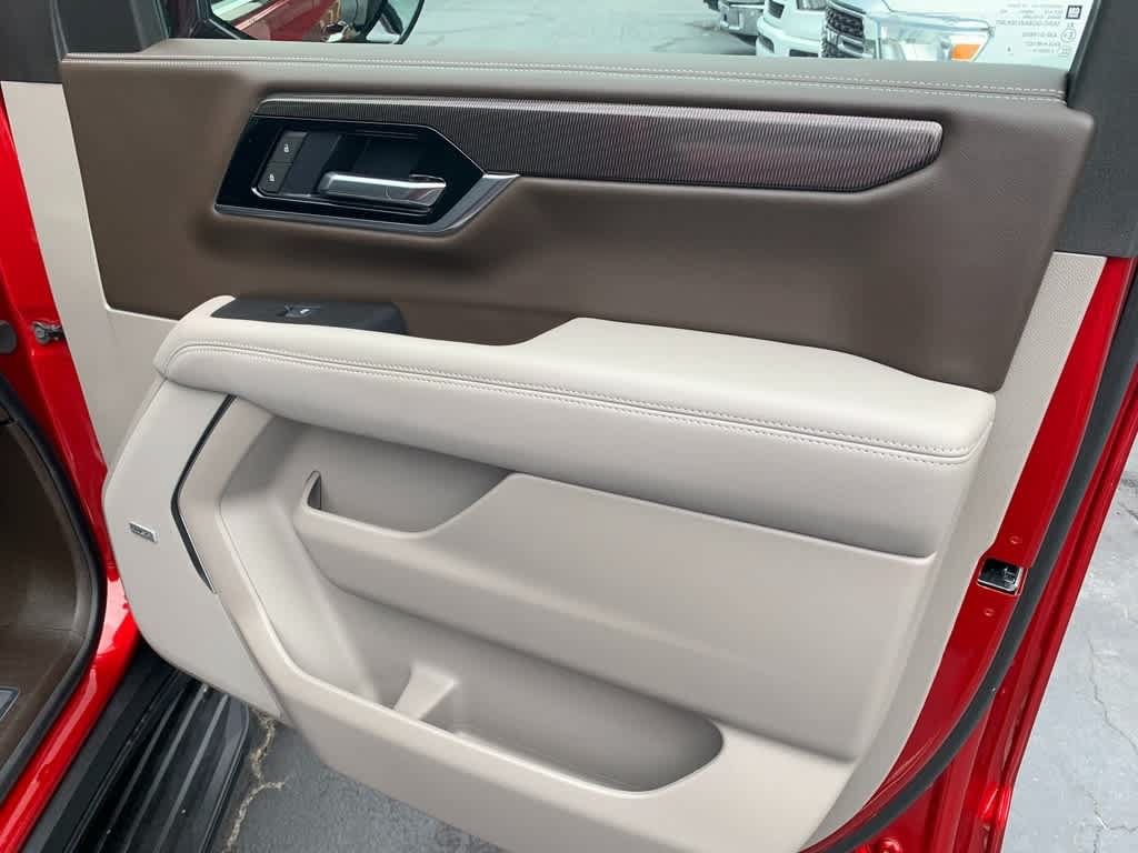 Used 2025 GMC Yukon Elevation w/ Technology Package AWD/4WD image 28