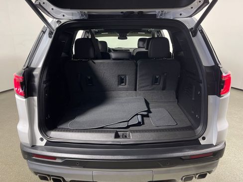 Used 2024 GMC Acadia Elevation image 10