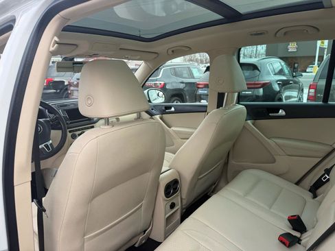 Used 2016 Volkswagen Tiguan SE image 35