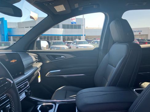 New 2026 Chevrolet Traverse LT w/ Sun and Wheel Package image 10