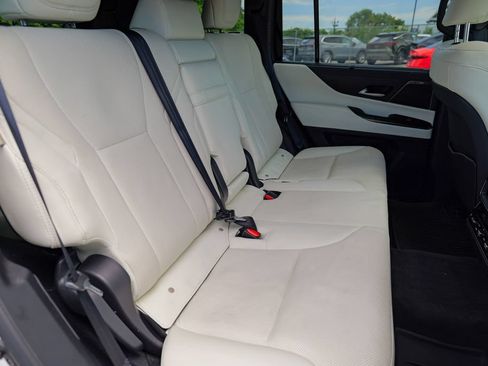 Used 2024 Lexus LX 600 4WD w/ Appearance Package image 35