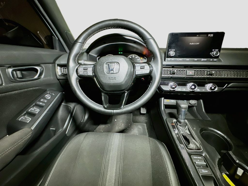 Used 2025 Honda Civic Sport image 32