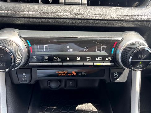 Used 2022 Toyota RAV4 XLE image 20