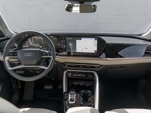 Used 2025 Audi Q5 Premium w/ Convenience Package AWD/4WD image 11