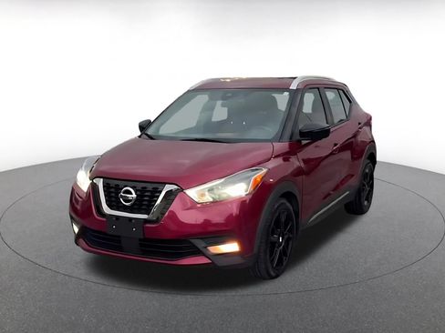Used 2020 Nissan Kicks SR w/ SR Premium Package FWD image 7