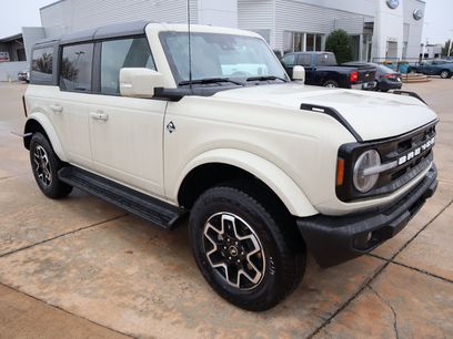 New 2025 Ford Bronco Outer Banks