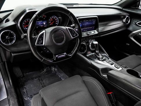 Used 2021 Chevrolet Camaro LT w/ Technology Package image 15