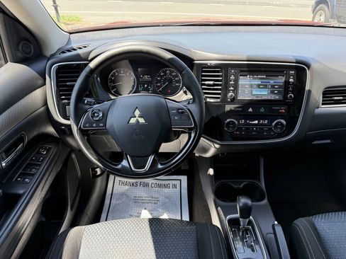 Used 2016 Mitsubishi Outlander SE FWD image 19