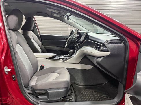 Used 2022 Toyota Camry LE image 14