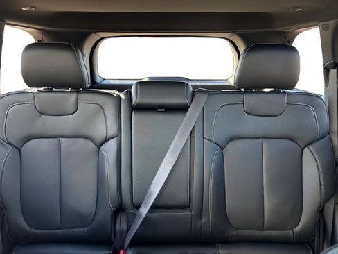 New 2026 Jeep Grand Cherokee Limited image 17