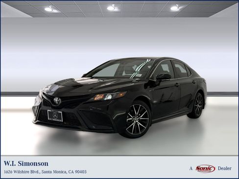 Used 2024 Toyota Camry SE w/ Blackout Package (TMS) FWD image 1