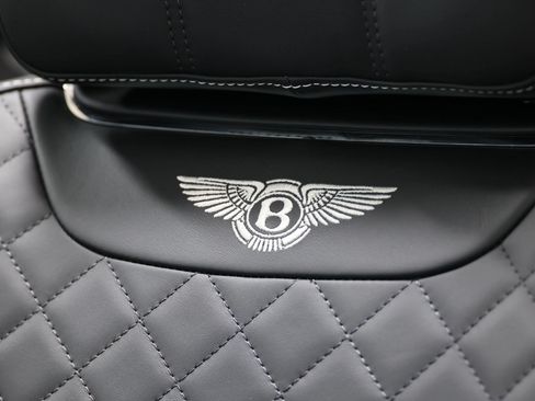 Used 2018 Bentley Bentayga AWD/4WD image 18