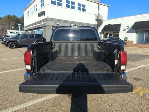 Used 2023 Toyota Tacoma SR5 AWD/4WD image 31