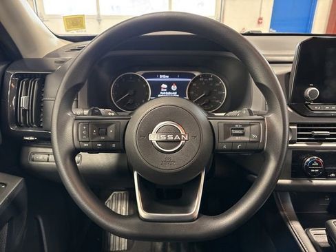 Used 2024 Nissan Pathfinder S AWD/4WD image 14