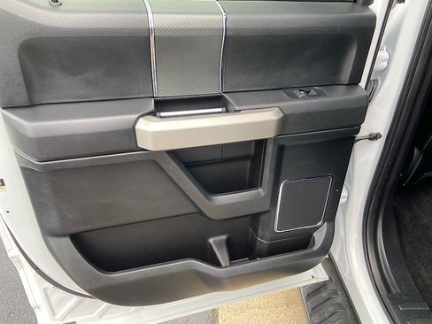 Used 2018 Ford F150 Lariat w/ Equipment Group 502A Luxury AWD/4WD image 10
