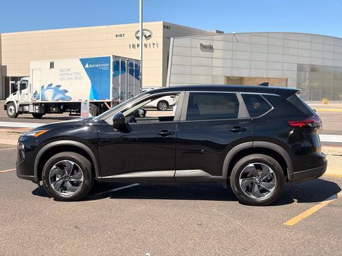 Certified 2025 Nissan Rogue SV FWD image 3