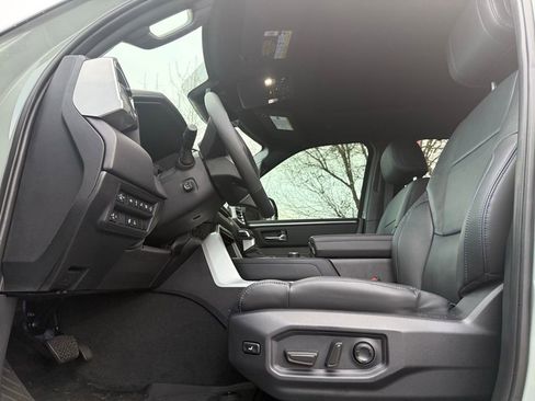 Used 2025 Toyota Tundra Platinum image 11