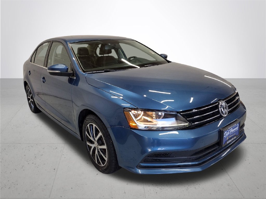 Used 2017 Volkswagen Jetta SE FWD image 4