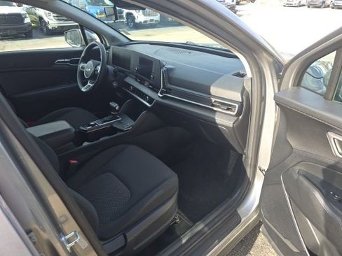 Used 2023 Kia Sportage LX image 43